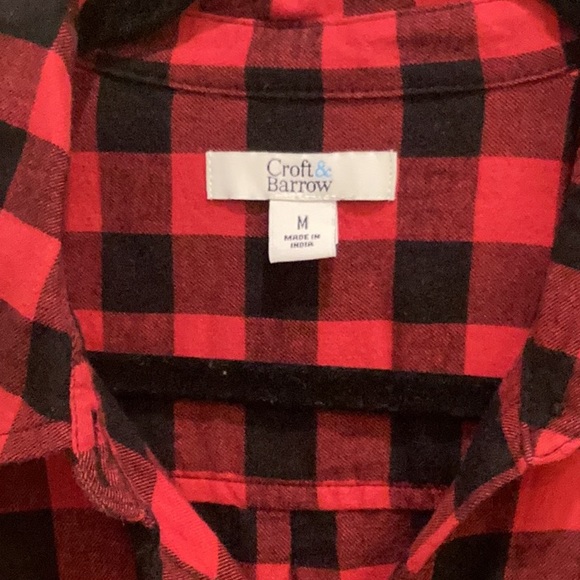 Croft & Barrow Buffalo Plaid long sleeve button down - Picture 2 of 4